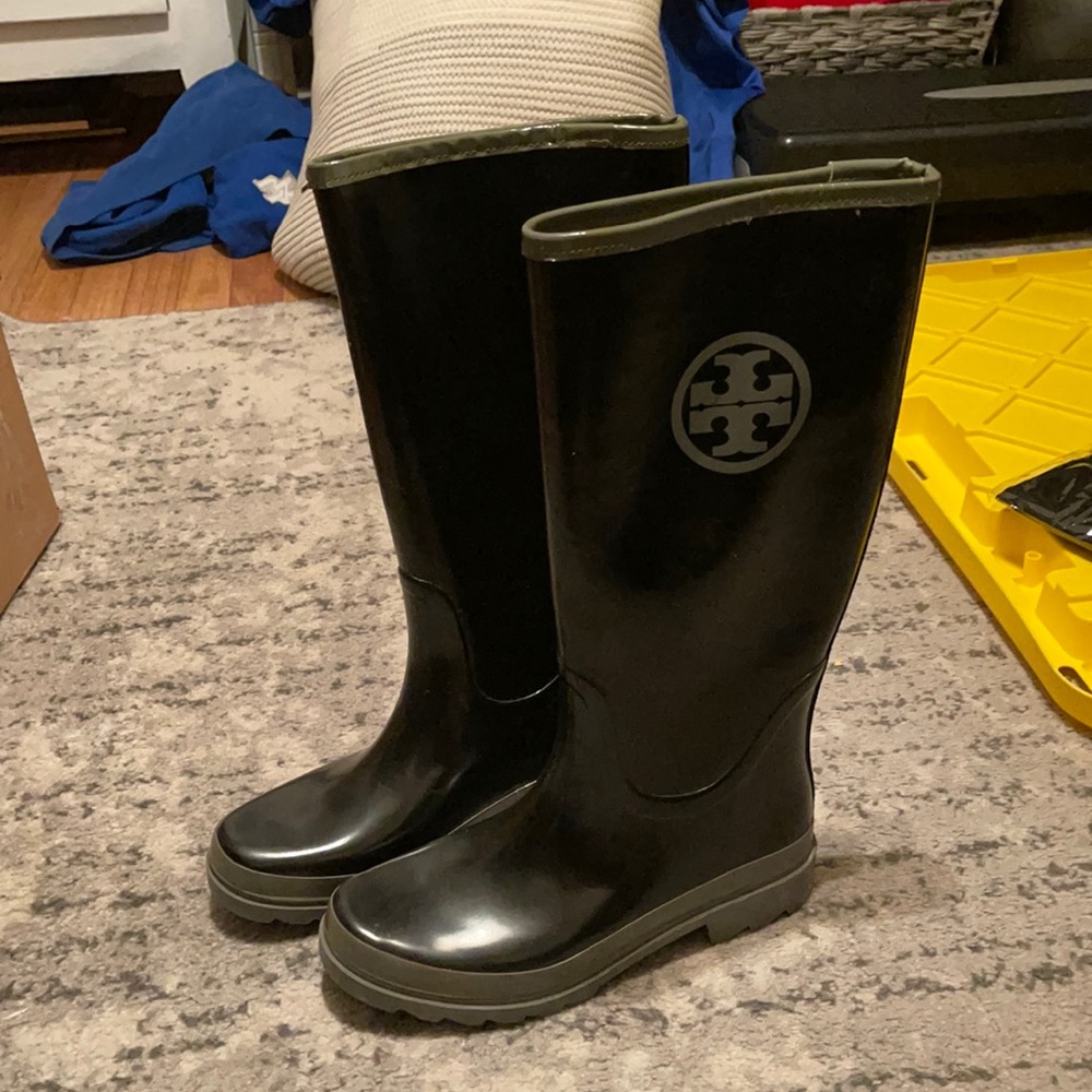 ☔️Black and grey Tory Burch rain boots 🖤